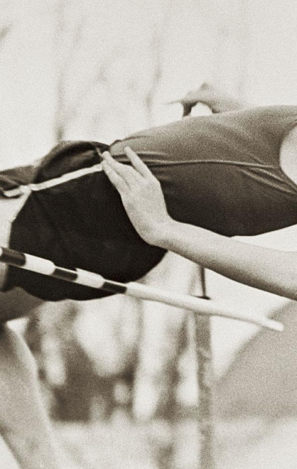 Muere Dick Fosbury el hombre que cambió para siempre el salto de altura