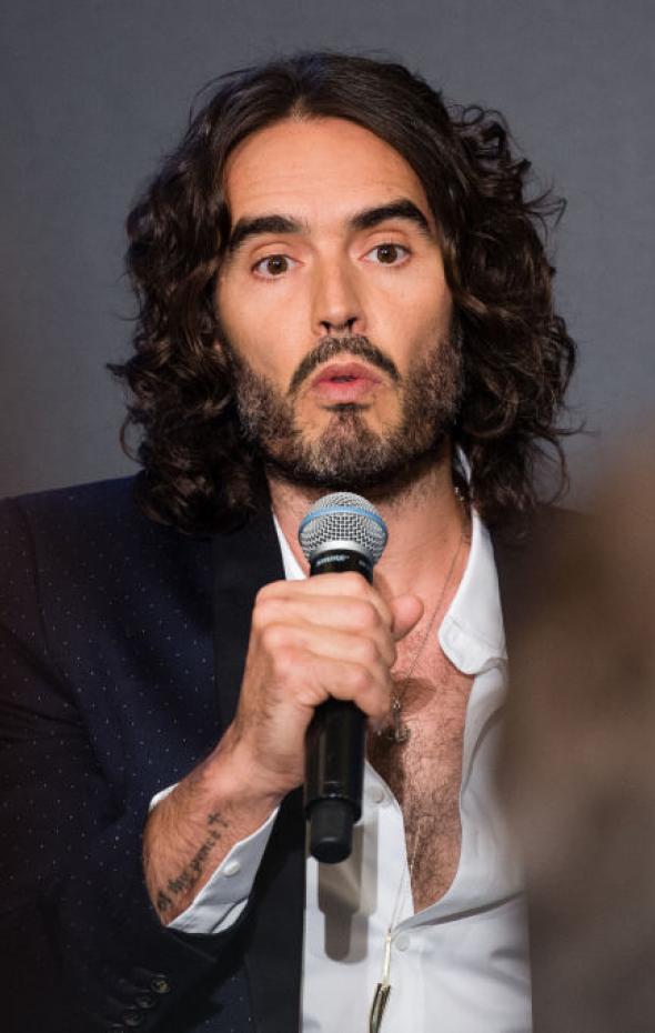 El actor Russell Brand acusado de violación agresiones sexuales y