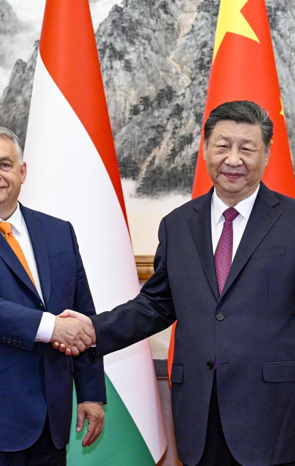 Orbán otorga a China un papel central en el fin de la guerra de Ucrania