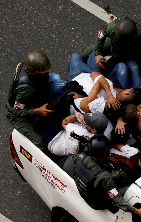 Las Protestas Masivas Contra Maduro Dejan Ya 11 Muertos Y Cientos De