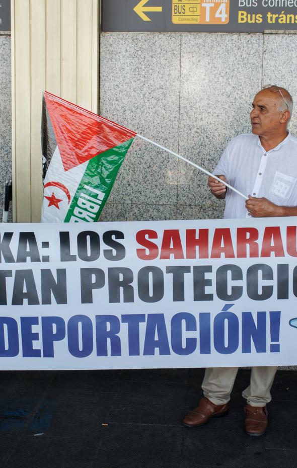 España deporta a Marruecos a dieciséis de los saharauis que solicitaron