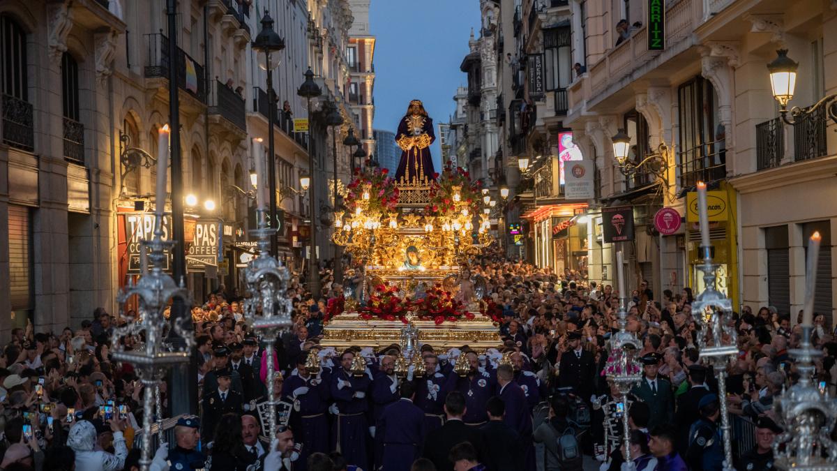 Comparte lo que ha escuchado en una procesión de Semana Santa y arrasa