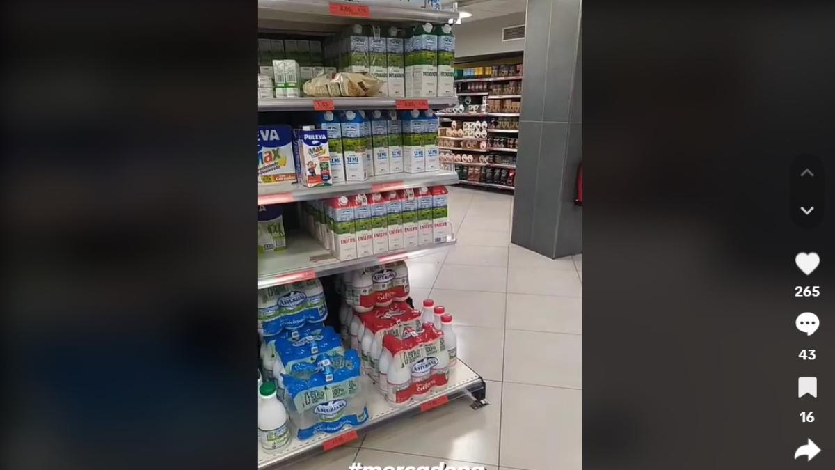 Graba lo que ha visto en la sección de leche de un Mercadona de Murcia