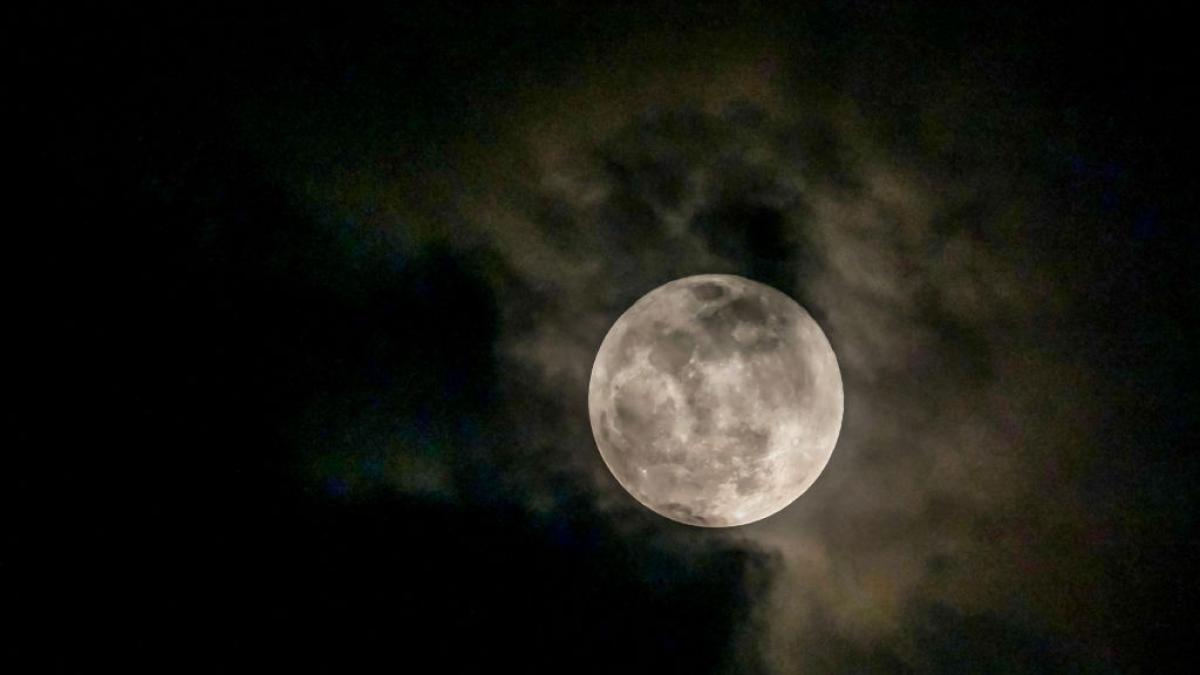 El Motivo Por El Que La Luna Brilla Si No Tiene Luz Propia