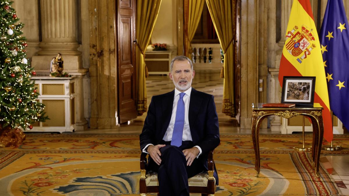 Regreso Al Palacio Real Y Una Foto De Los Voluntarios De La Dana Los