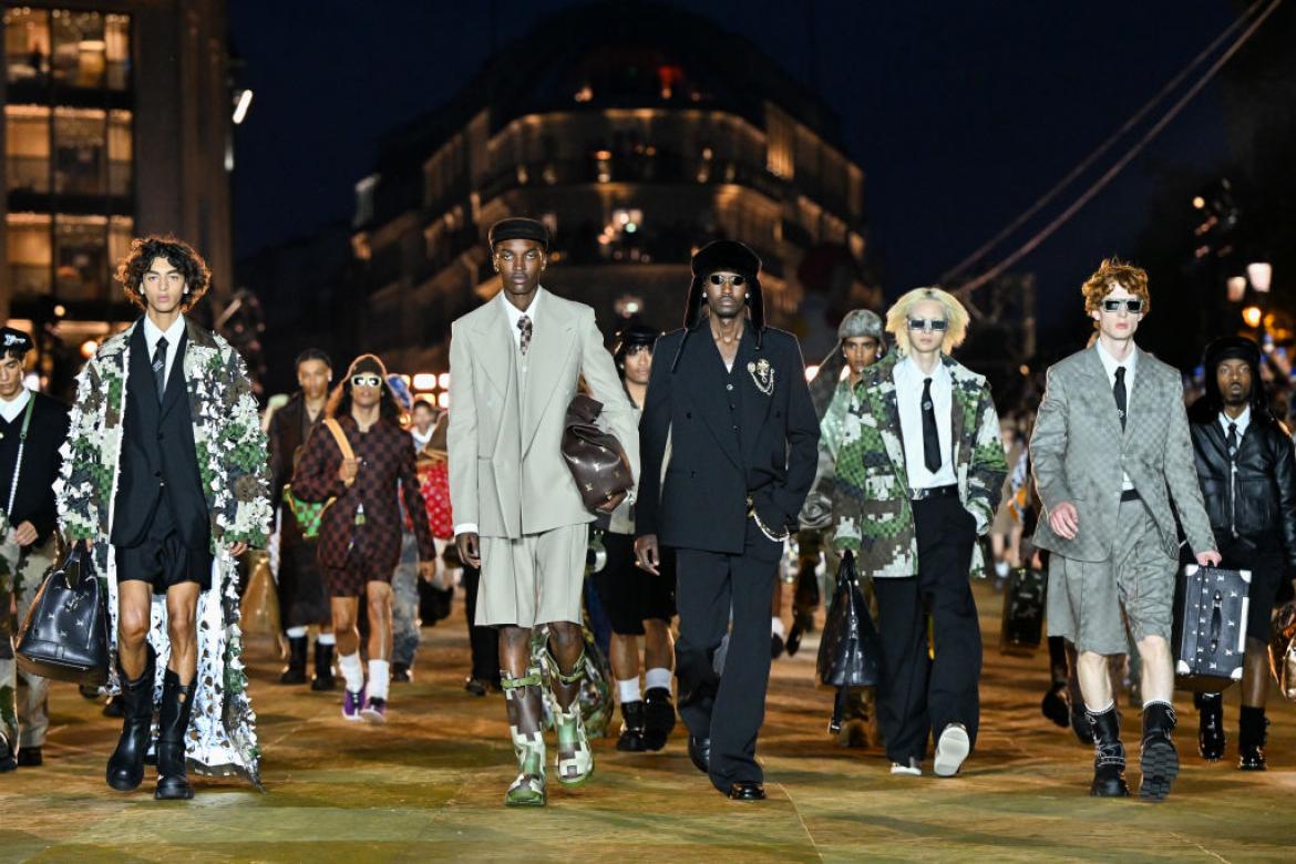 Pharrell Williams en el desfile de Louis Vuitton y el look que