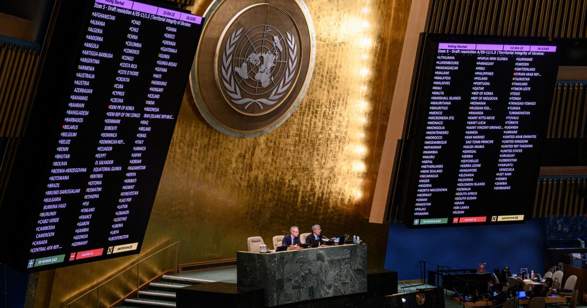 Vista general de la Asamblea de la ONU, el pasado miércoles en Nueva York, con los resultados de la votación de la resolución sobre Rusia. 