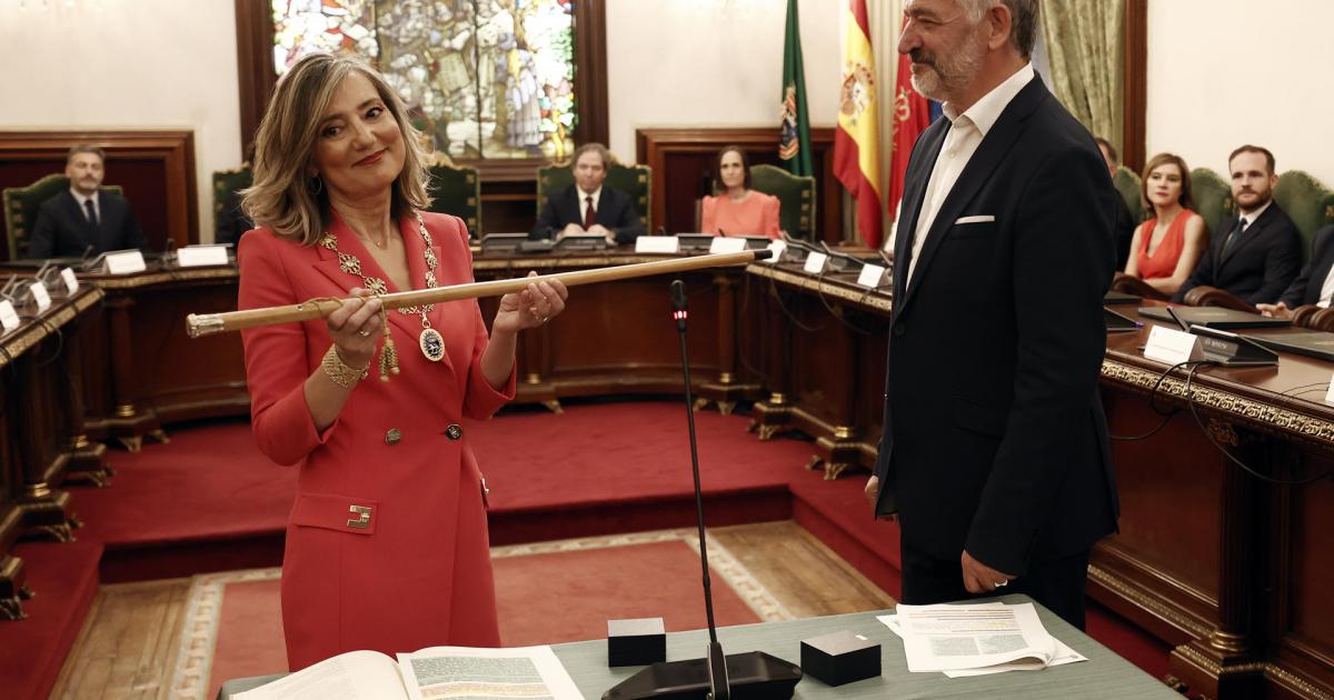 La candidata de UPN Cristina Ibarrola ha resultado elegida alcaldesa de Pamplona al encabezar la lista más votada en las pasadas elecciones.