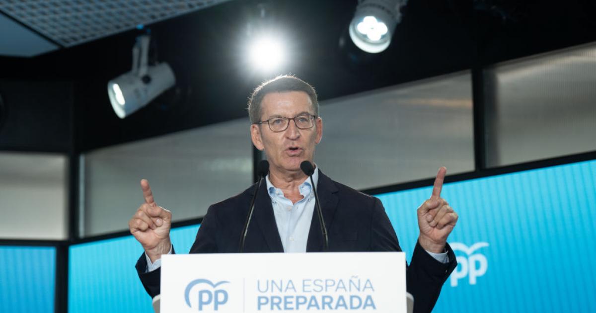 El líder del Partido Popular, Alberto Núñez Feijóo, durante un encuentro sectorial de su partido sobre economía en Barcelona este 26 de junio.