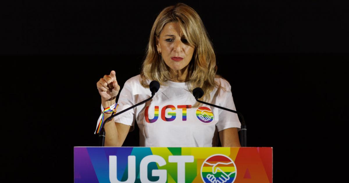La vicepresidenta segunda y ministra de Trabajo, Yolanda Díaz, da un discurso durante unas jornadas de UGT sobre las personas LGTBI en la negociación colectiva y el diálogo social.