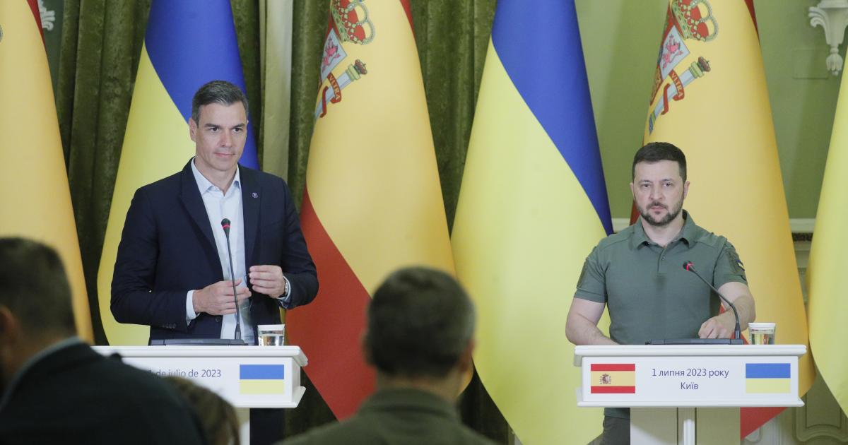 Pedro Sánchez y Volodímir Zelenski