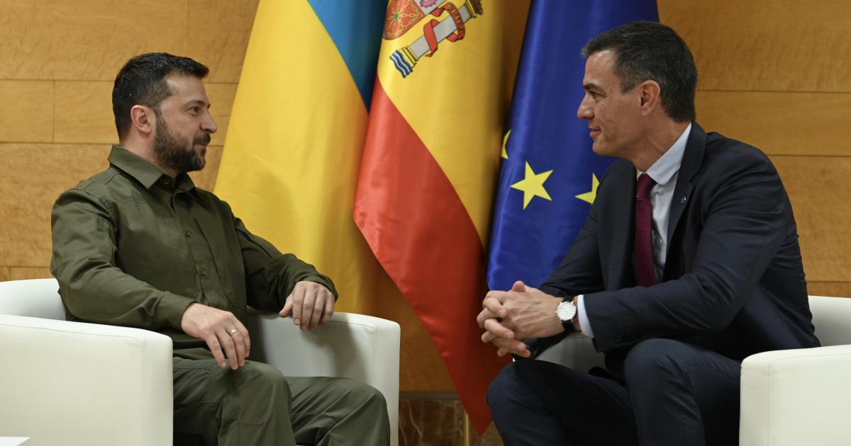 Encuentro entre los mandatarios español y ucraniano, Pedro Sánchez y Volodímir Zelenski, en Granada con motivo de la Cumbre Política Europea.