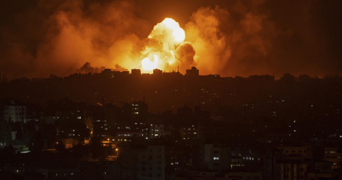Bombardeo israelí en Gaza como respuesta al ataque sorpresa de Hamás.