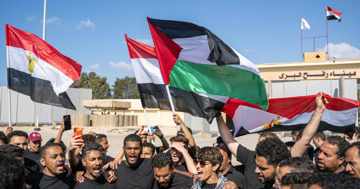 Protestas en el paso de Rafah, única entrada a Gaza que no controla Israel.