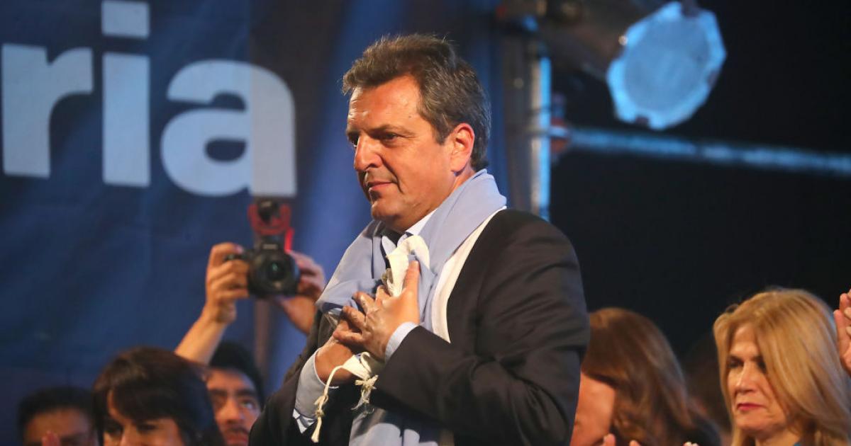 Sergio Massa, candidato de Unidos por la Patria, gana la primera vuelta de las presidenciales en Argentina.