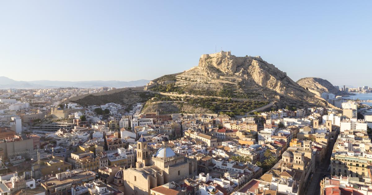 Vista de Alicante, donde se ha vendido el primer premio de la Lotería Nacional del sábado 27 de enero.