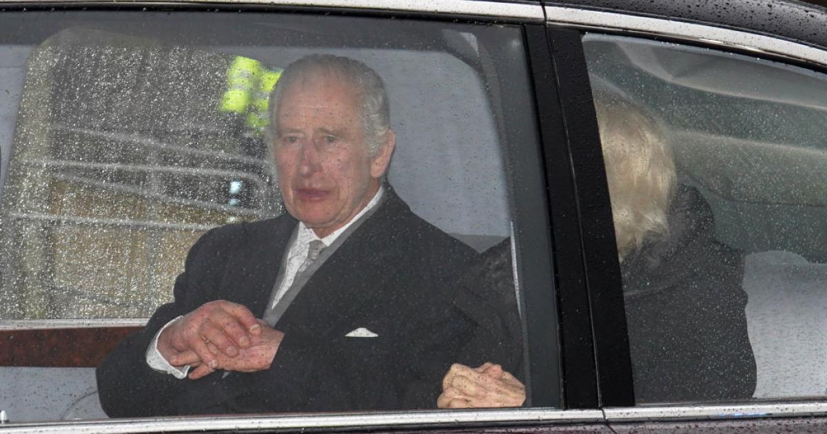 Carlos III, llegando a Clarence House el 13 de febrero de 2024.