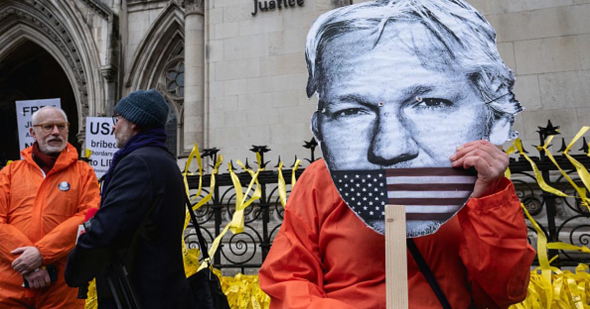 Imagen de archivo de una protesta en favor de la libertad de Julian Assange, ante el Supremo británico.