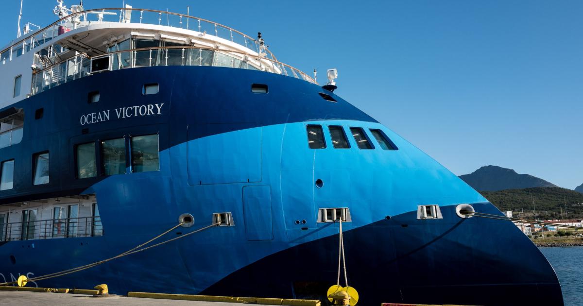 Uno de los barcos de Alma Cruceros