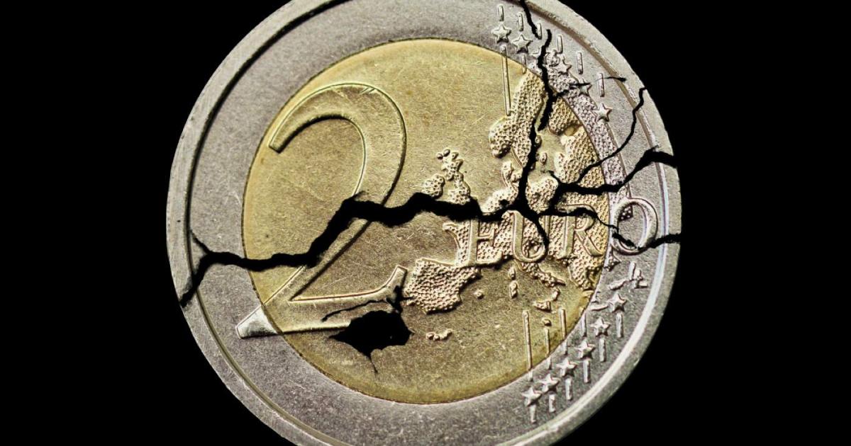 Moneda de dos euros desquebrajada