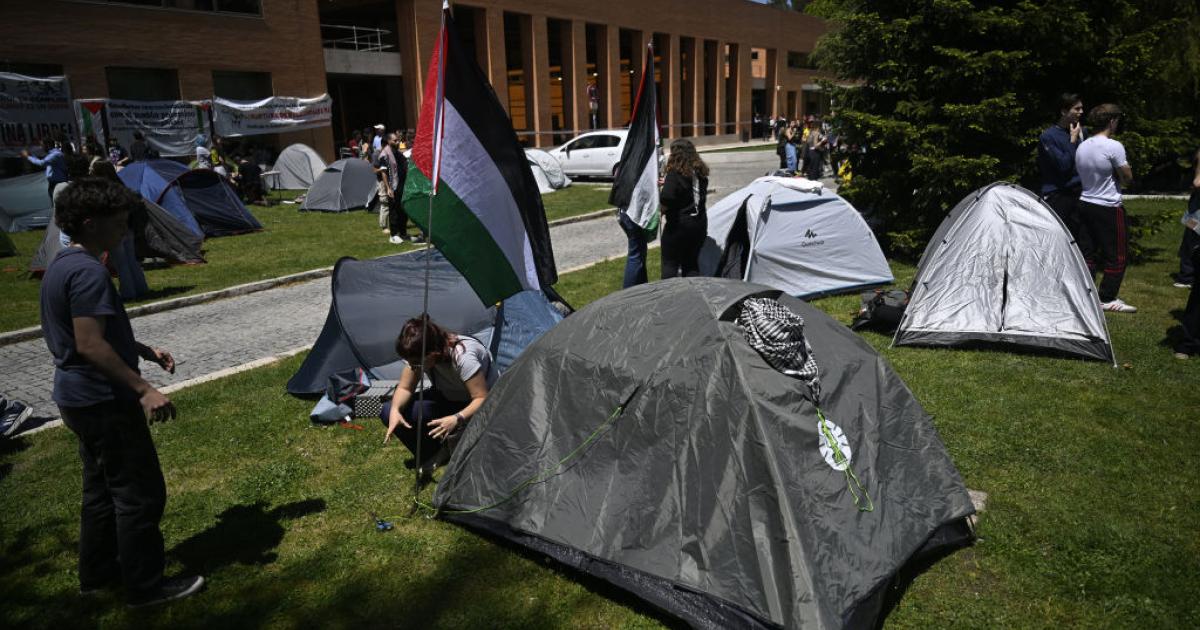 Estudiantes a favor de Palestina concentrados en la Universidad Complutense
