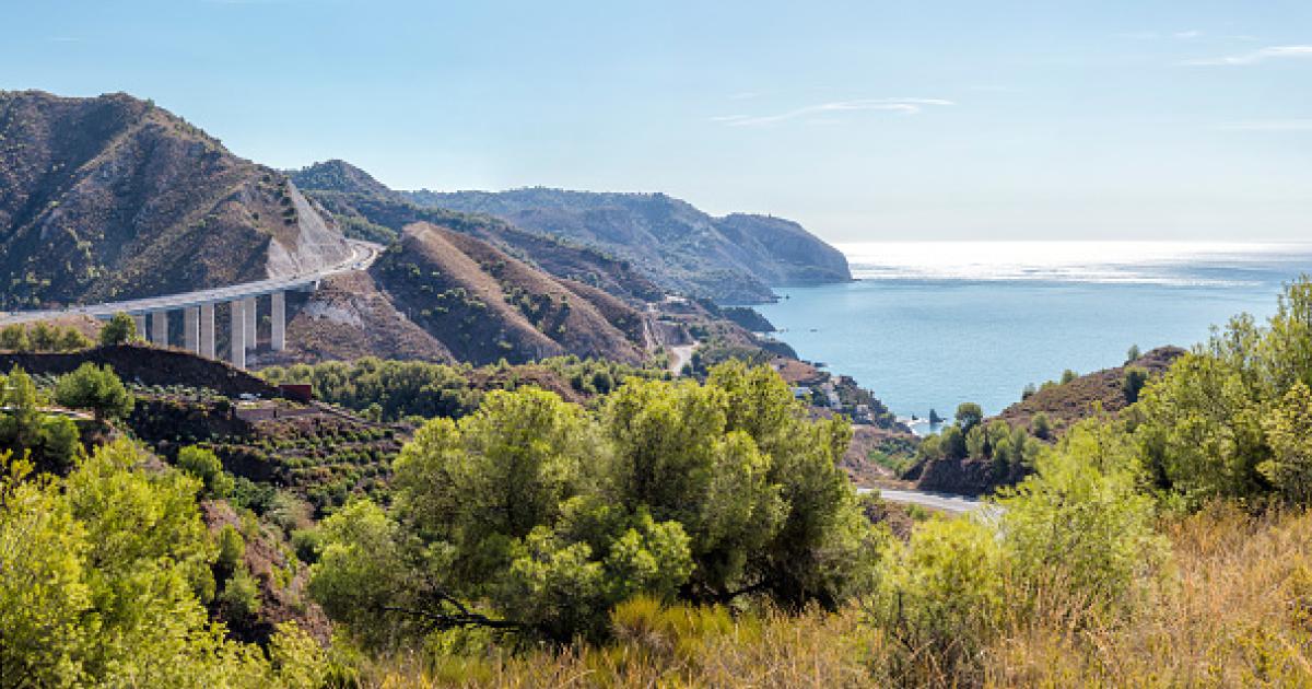 Autopista A7 a su paso por los acantilados de Maro - Cerro Gordo (Málaga, Andalucía).