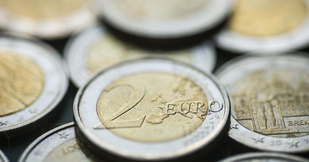 Varias monedas de dos euros