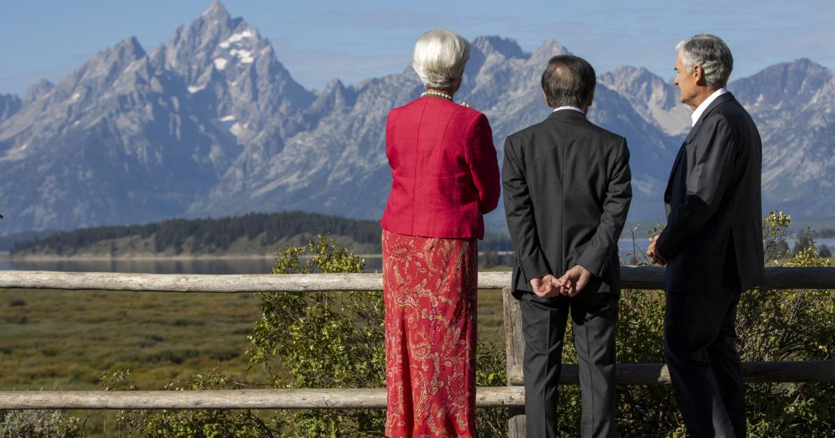 La presidenta del BCE, Christine Lagarde; el del Banco de Japón, Kazuo Ueda, y el de la Reserva Federal de EEUU, Jerome Powell.