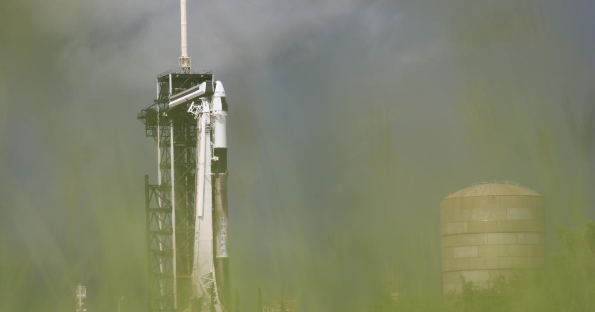 El Falcon 9 de Space X, antes de su despegue desde el Kennedy Space Center (Cabo Cañaveral, Florida, EEUU) para llevar al espacio la misión Polaris Dawn.