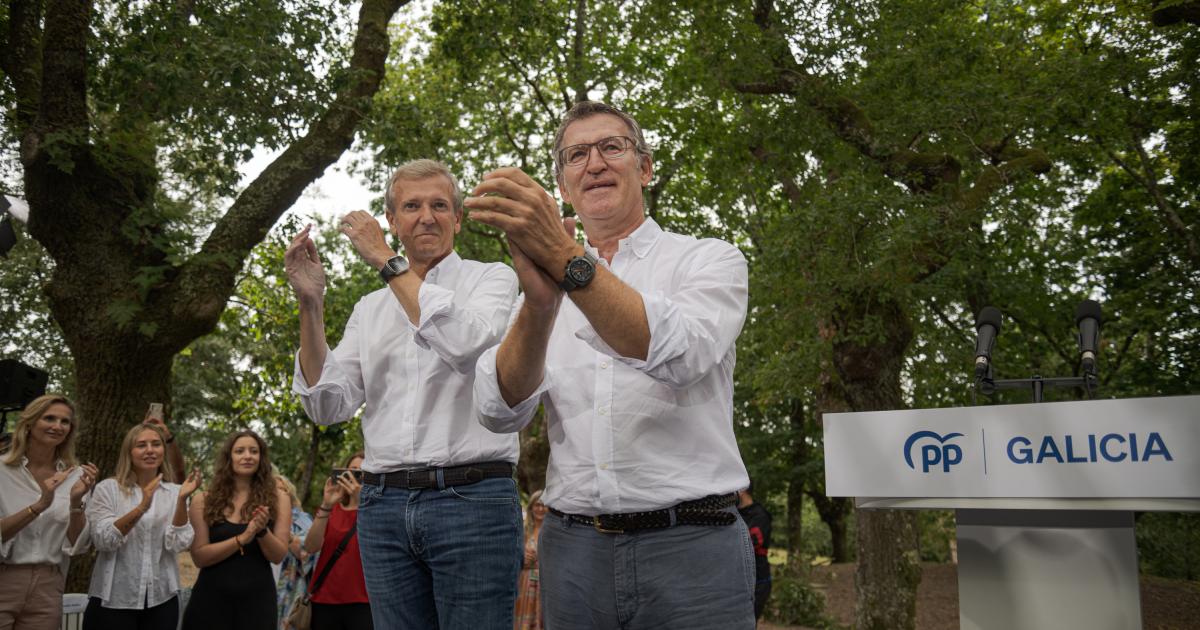 El presidente de la Xunta de Galicia, Alfonso Rueda, y el presidente nacional del PP, Alberto Núñez Feijóo, durante la apertura del curso político de los populares en Cerdedo-Cotobade (Pontevedra).