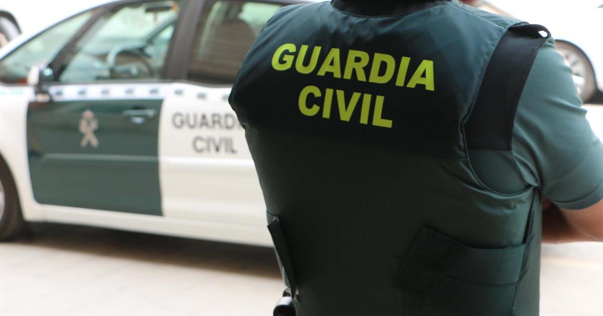 Un agente de la Guardia Civil