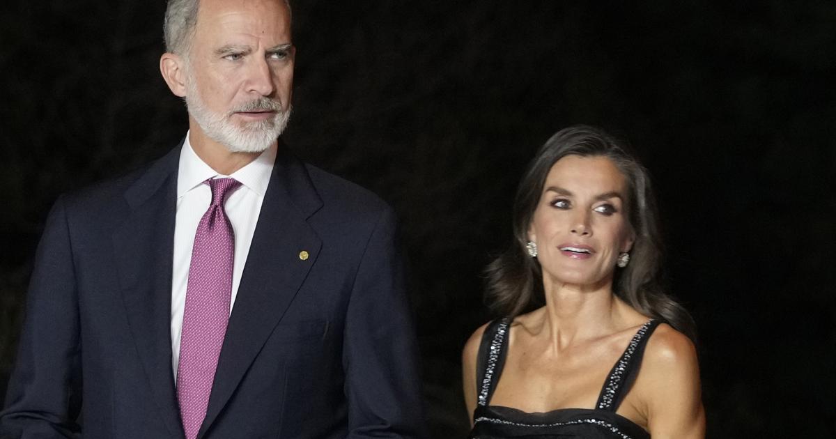 Los reyes Felipe y Letizia este martes en la entrega de los Premios Planeta en Barcelona.