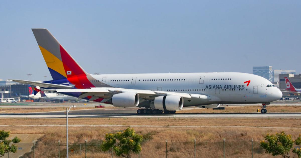 Imagen de archivo de un Airbus A380 de Asiana Airlines  en el Aeropuerto Internacional de Los Ángeles, en 2017.