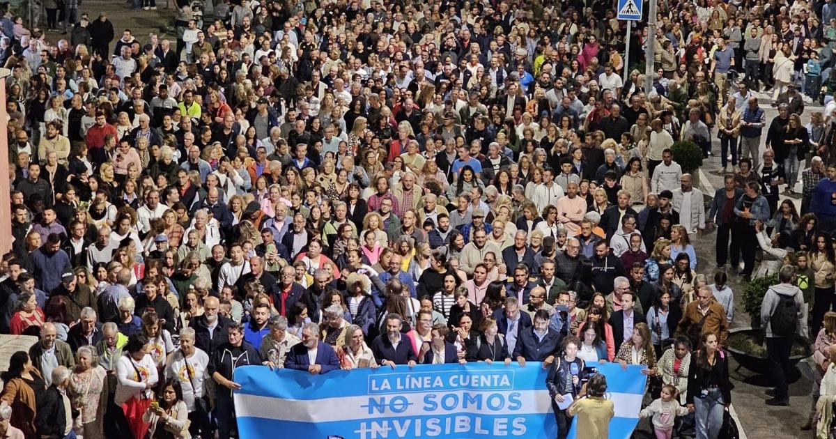 Manifestación en La Línea pidiendo medidas para el municipio.