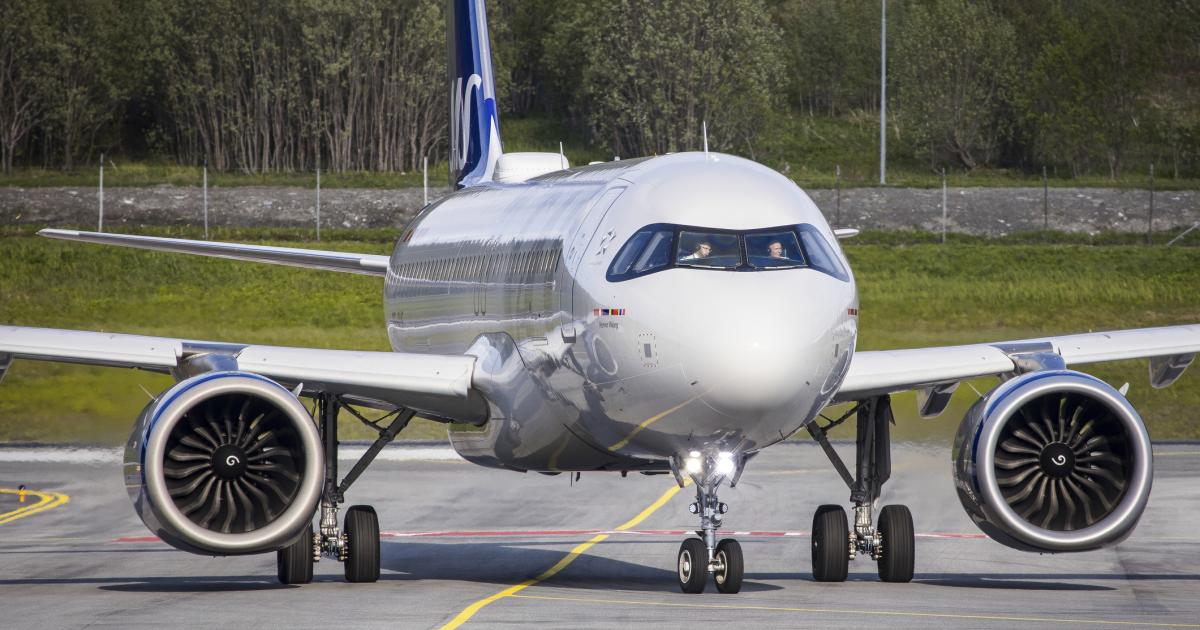 Imagen de archivo de un avión Airbus A320, de SAS Scandinavian Airlines.