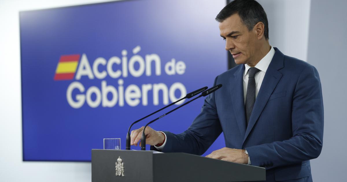 El presidente del Gobierno, Pedro Sánchez da una rueda de prensa tras el Consejo de Ministros celebrado en el palacio de La Moncloa en Madrid este martes.