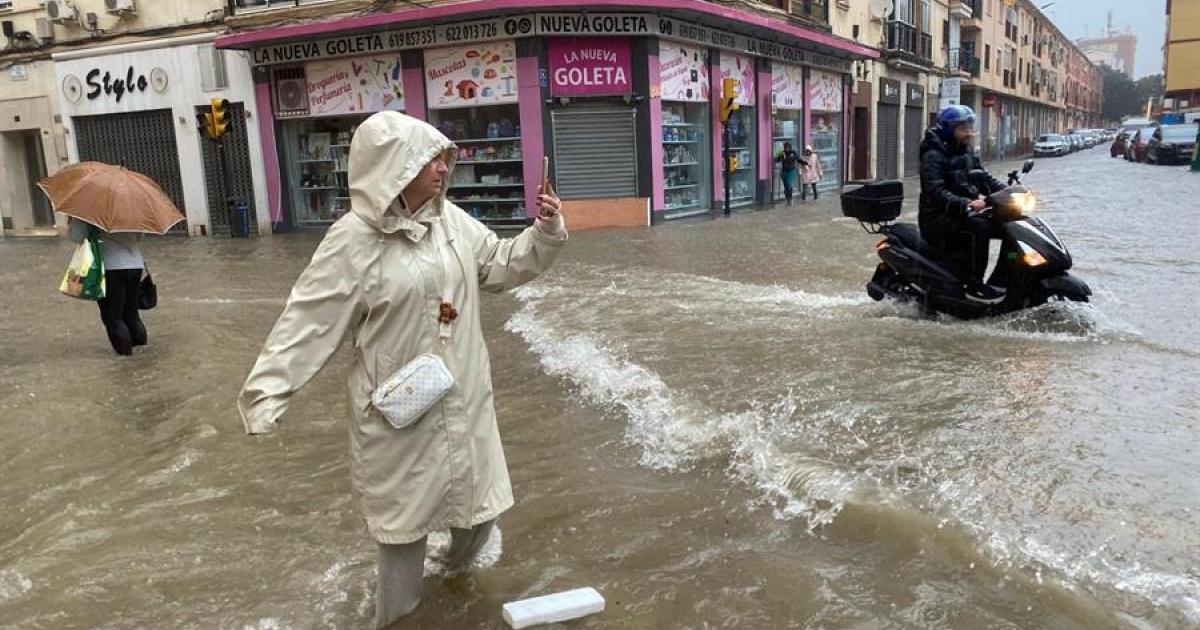 Inundación en el centro de Málaga este jueves 13