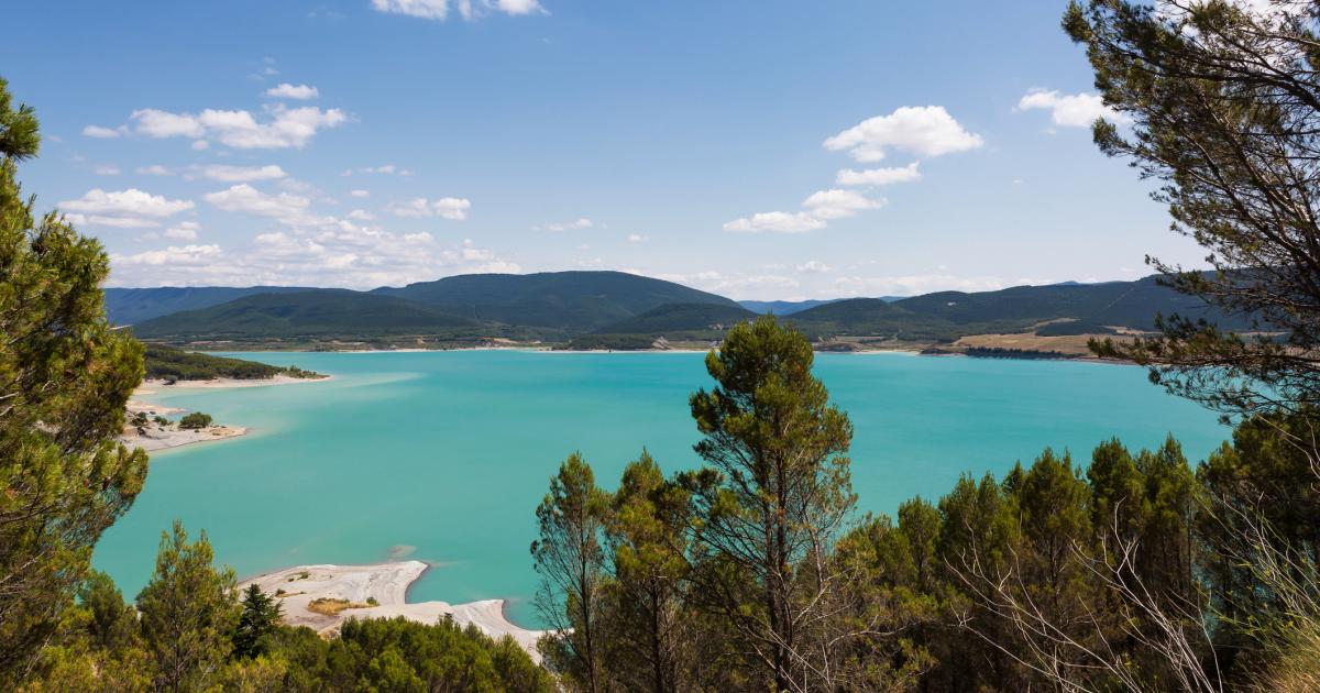 Vista panorámica del pantano de Yesa, en Navarra.