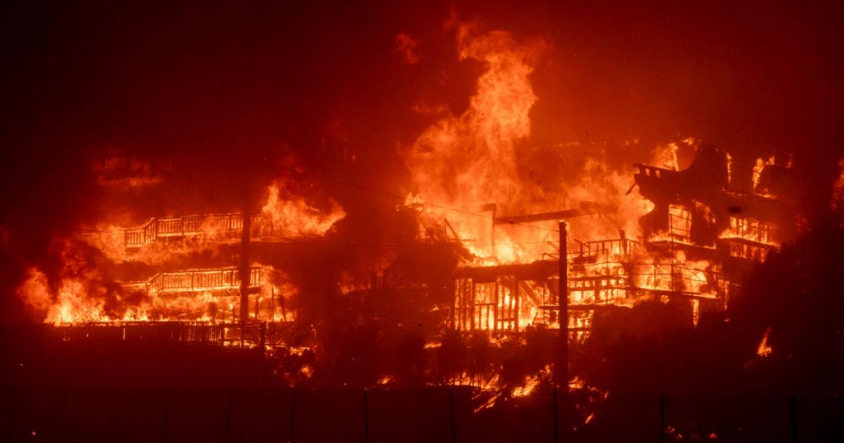 Una de las edificaciones arrasadas por las llamas en el barrio de Pacific Palisades