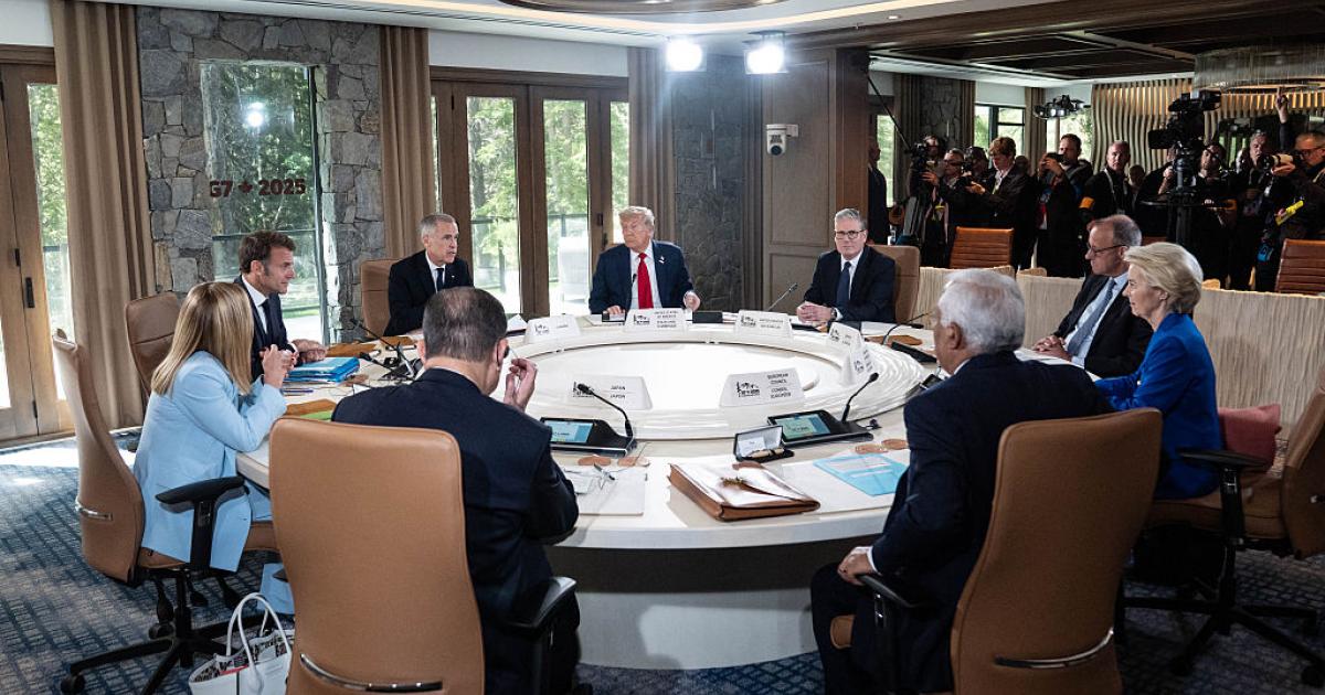 Ursula von der Leyen, en la mesa del G7 junto a Trump y otros líderes mundiales