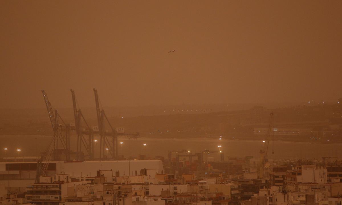 noticiaspuertosantacruz.com.ar - Imagen extraida de: https://www.huffingtonpost.es//planeta/un-ensayo-nuclear-rusos-estadounidenses-pasado-siglo-cambia-color-cielo-espana.html