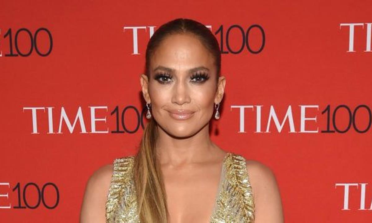 Miguel angel silvestre y jennifer lopez online