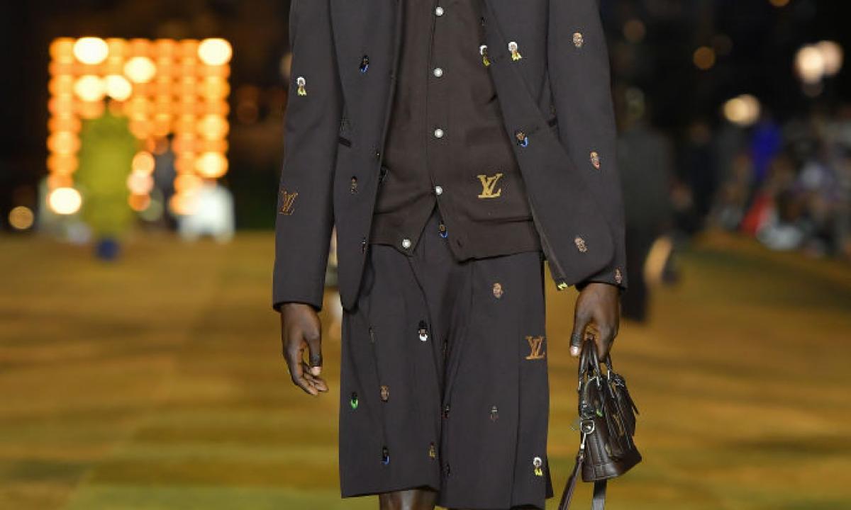 Algunos de los modelos de Louis Vuitton que se han visto en el debut de Pharrell Williams como director creativo de la firma de lujo.