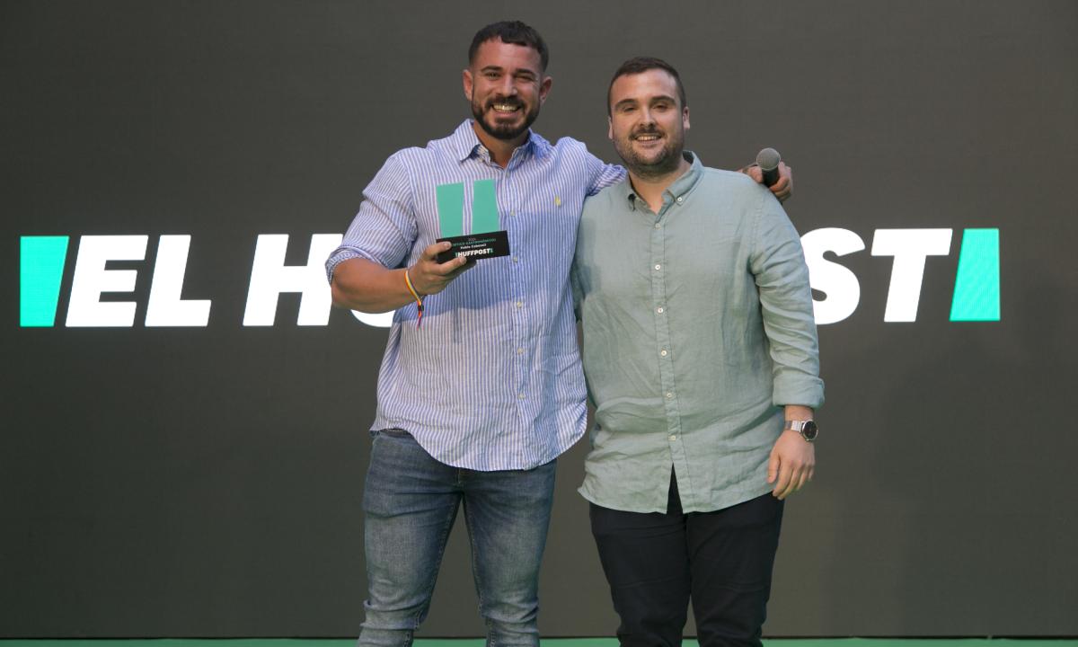 Pablo Cabezali, de Huffeando con Pablo, fue uno de los premiados. En la foto, con Álvaro Palazón.