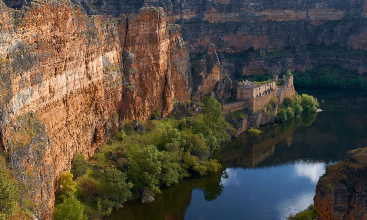 noticiaspuertosantacruz.com.ar - Imagen extraida de: https://www.huffingtonpost.es//life/viajes/el-desconocido-rincon-ensueno-transporta-canon-colorado-encuentra-100-kilometros-madrid.html