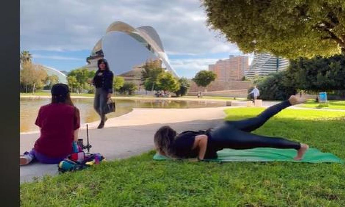 noticiaspuertosantacruz.com.ar - Imagen extraida de: https://www.huffingtonpost.es//virales/el-comentario-les-mujer-pleno-parque-provoca-carcajadas-escucharlo-buclebr.html