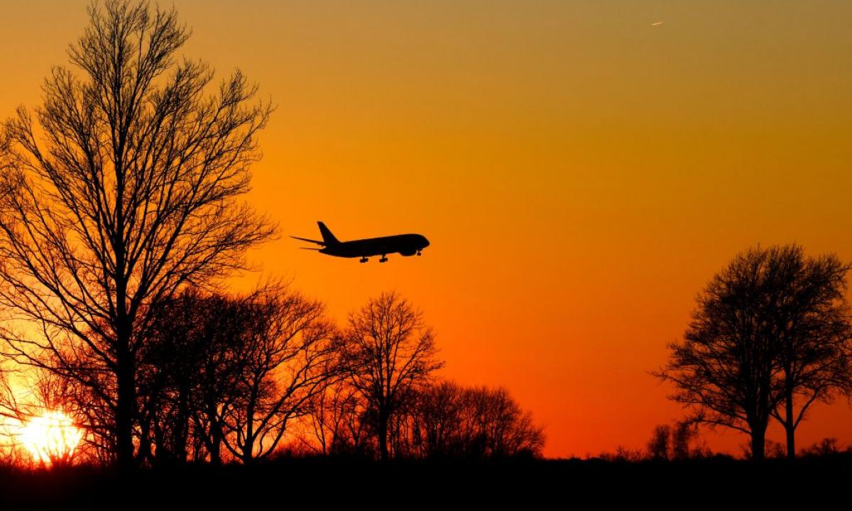 noticiaspuertosantacruz.com.ar - Imagen extraida de: https://www.huffingtonpost.es//sociedad/este-primer-avion-sobrevolo-canal-mancha-hpe1.html