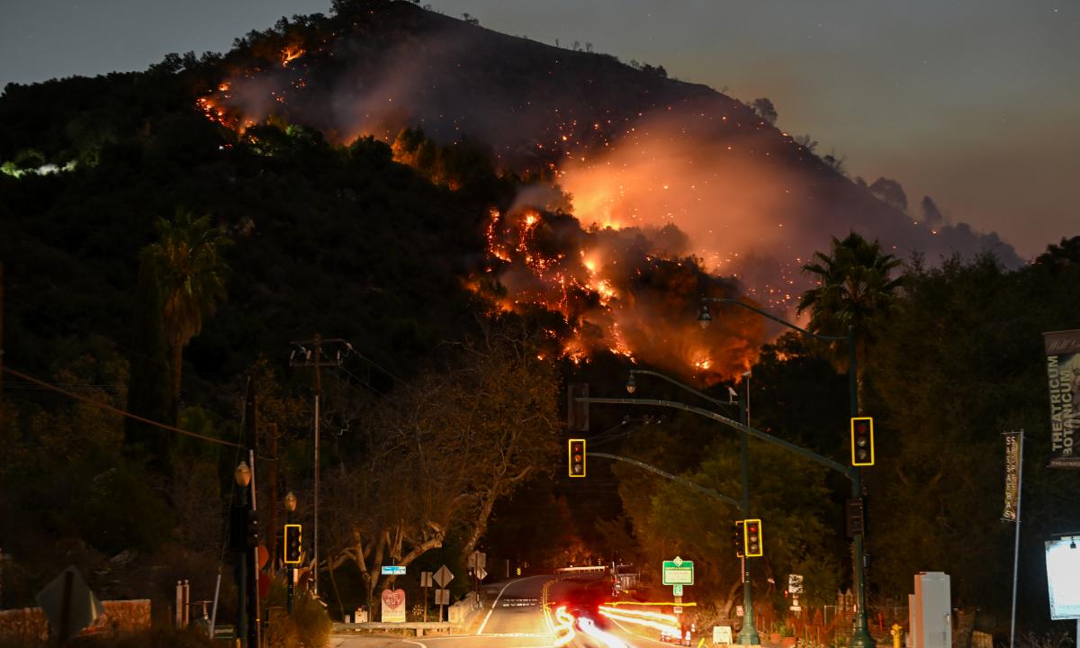 Los incendios de Los Ángeles dejan ya al menos 16 muertos