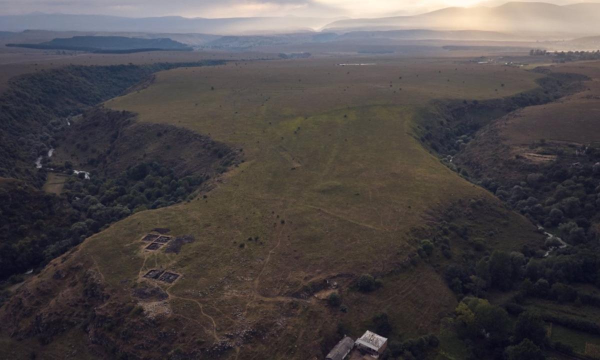 noticiaspuertosantacruz.com.ar - Imagen extraida de: https://www.huffingtonpost.es//sociedad/sorprende-arqueologos-misteriosa-megafortaleza-posible-fuera-abandonada-mas-construirla.html