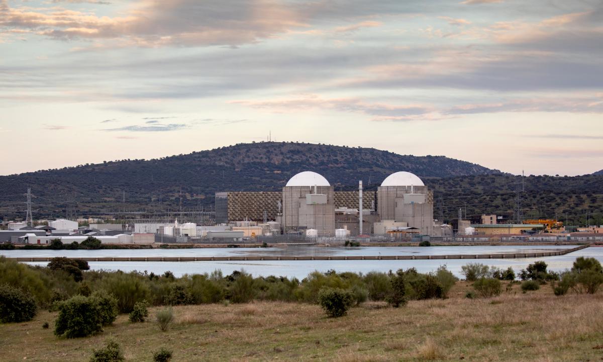 noticiaspuertosantacruz.com.ar - Imagen extraida de: https://www.huffingtonpost.es//sociedad/miles-personas-protestan-cierre-central-nuclear-almaraz.html